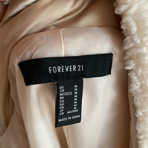 Cream Sherpa crop jacket size medium - Picture 5 of 5